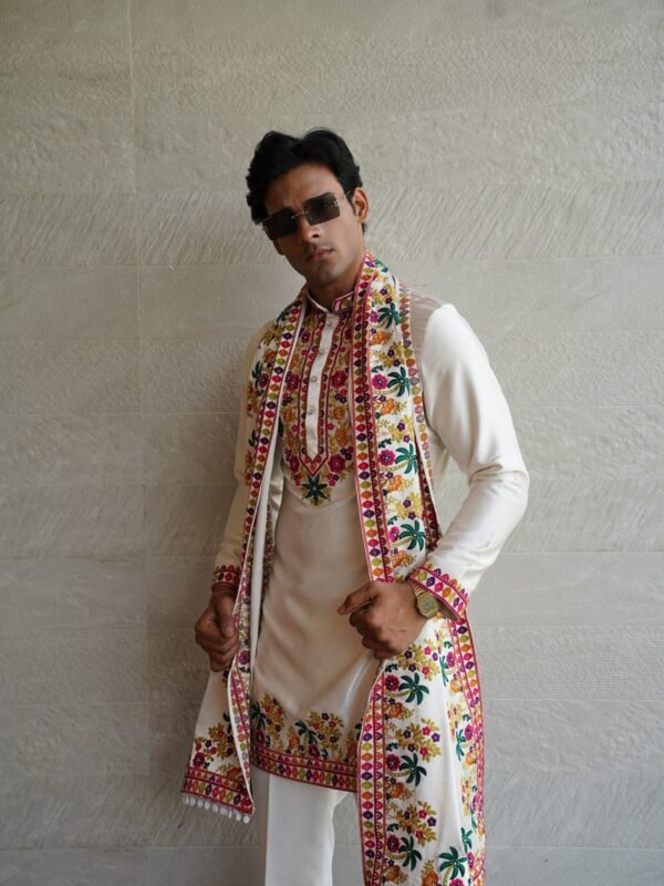 Floral Stole Kurta Set — detail